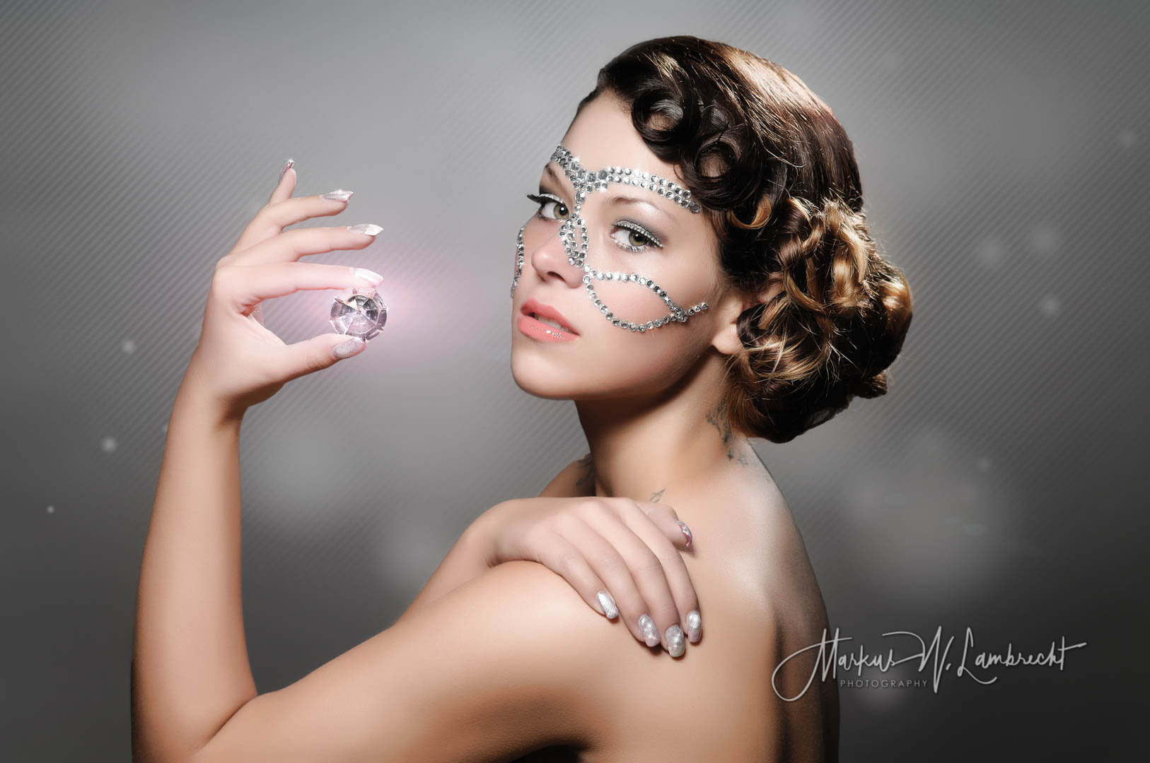 Mona Extreme Make Up